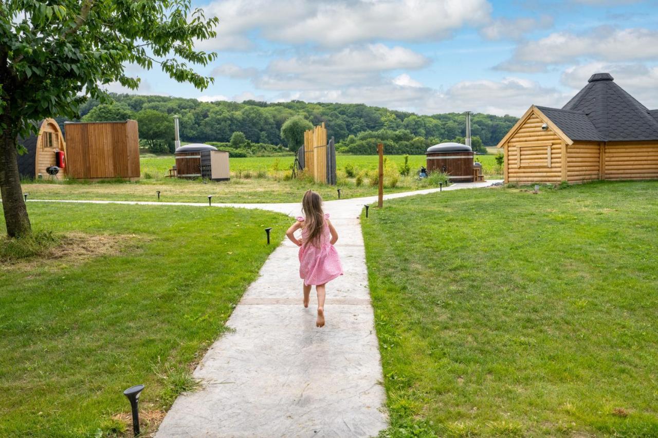 Logements Insolites A La Ferme - Yourte, Kota Ou Pod Farbus Екстер'єр фото